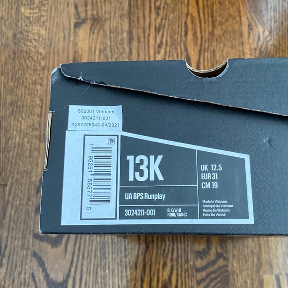 *NWT* Under Armour Runplay Sneakers - Black - Sz 13K - Picture 11 of 14